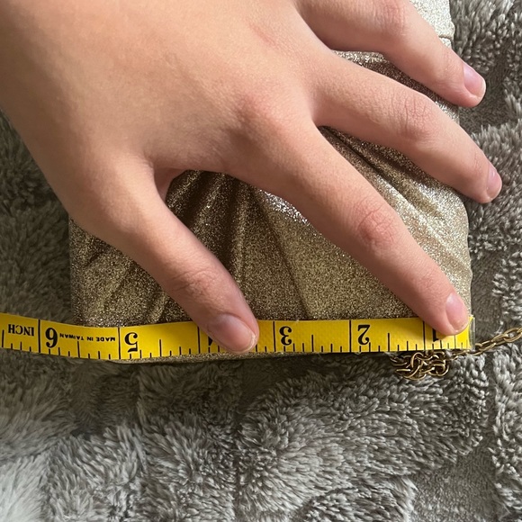 Champagne Gold Crossbody/Clutch - Picture 9 of 10